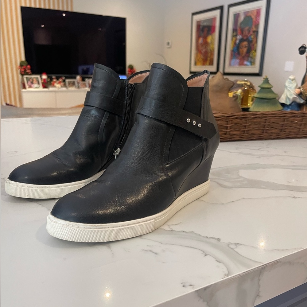 Elegant Black Leather Wedge Sneakers - Picture 2 of 11